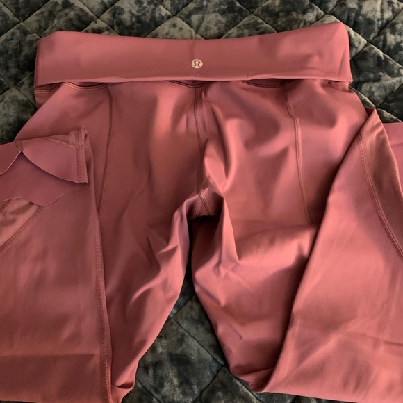 Lululemon Wunder Under Scalloped Crop HR - Picture 8 of 10